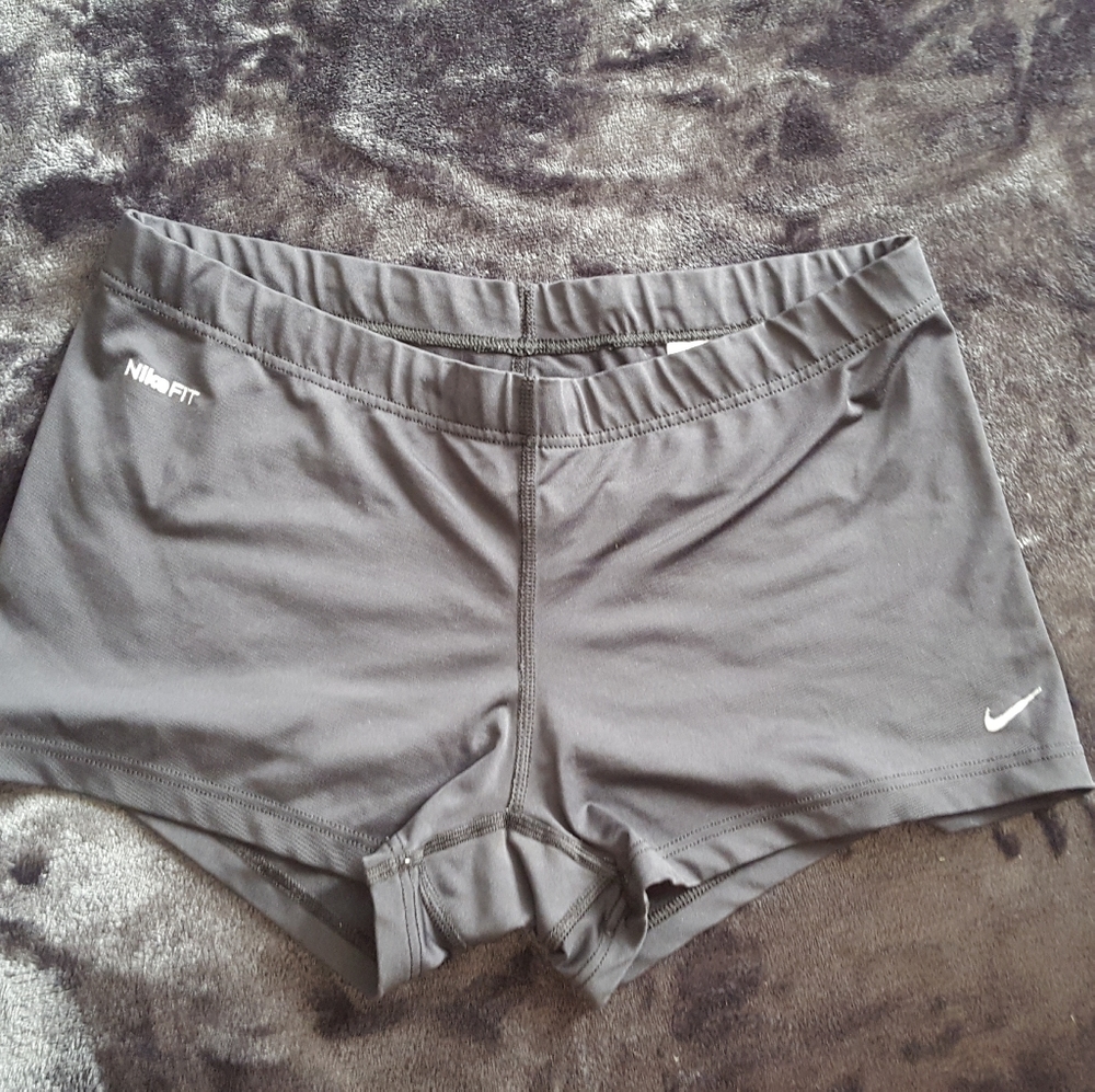 LIKE NEW NIKE shorts